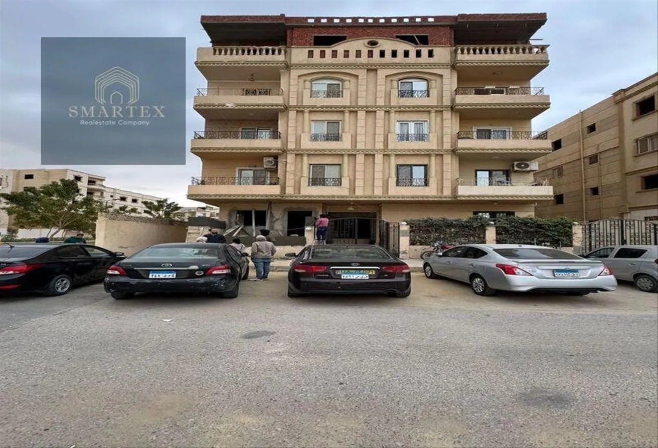Sale in 1st Neighborhood: شقة للبيع 160 في المنطقه السابع بجوار حسن علام
