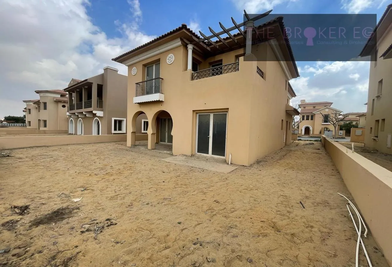 Sale in Hyde Park: Villa for sale in Hyde Park Compound 485 Land