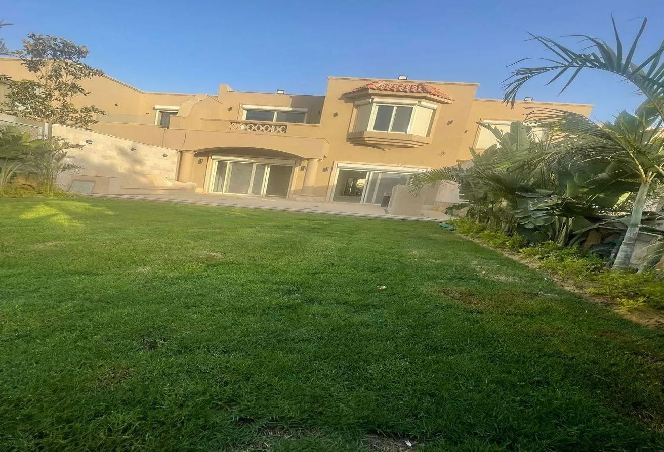 Rent in Palm Hills October: Seize the opportunity to rent a 75 m2 shopin Zayed