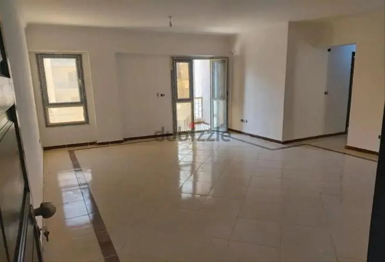للايجار في محور جمال عبد الناصر: للايجار في سكن مصر بلوكيشن مميز 
