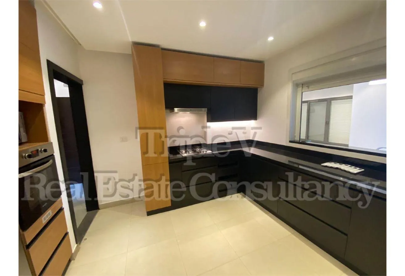 Gallery Image 14