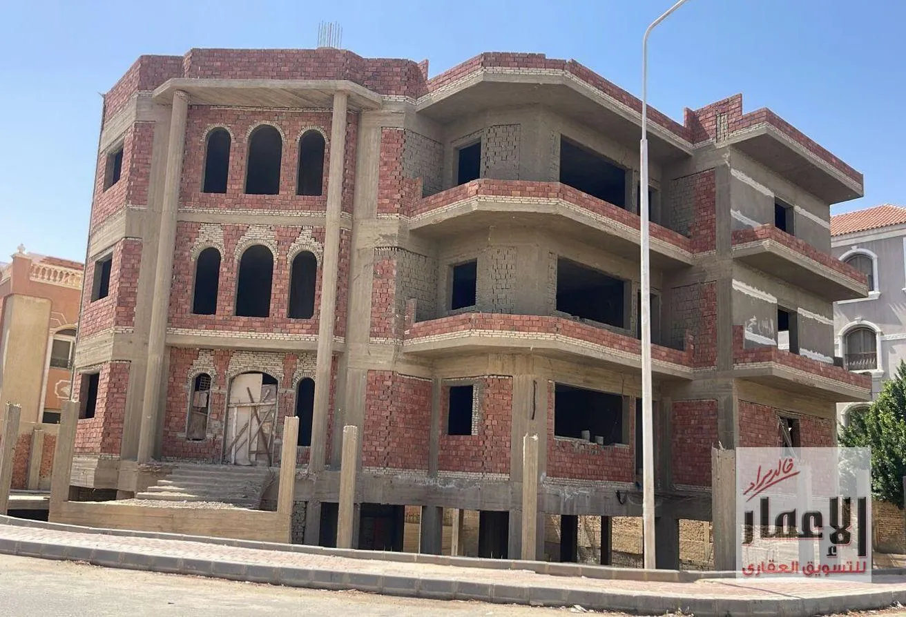 Sale in West Somid Road: Villa for sale in West Sumed 6th of October