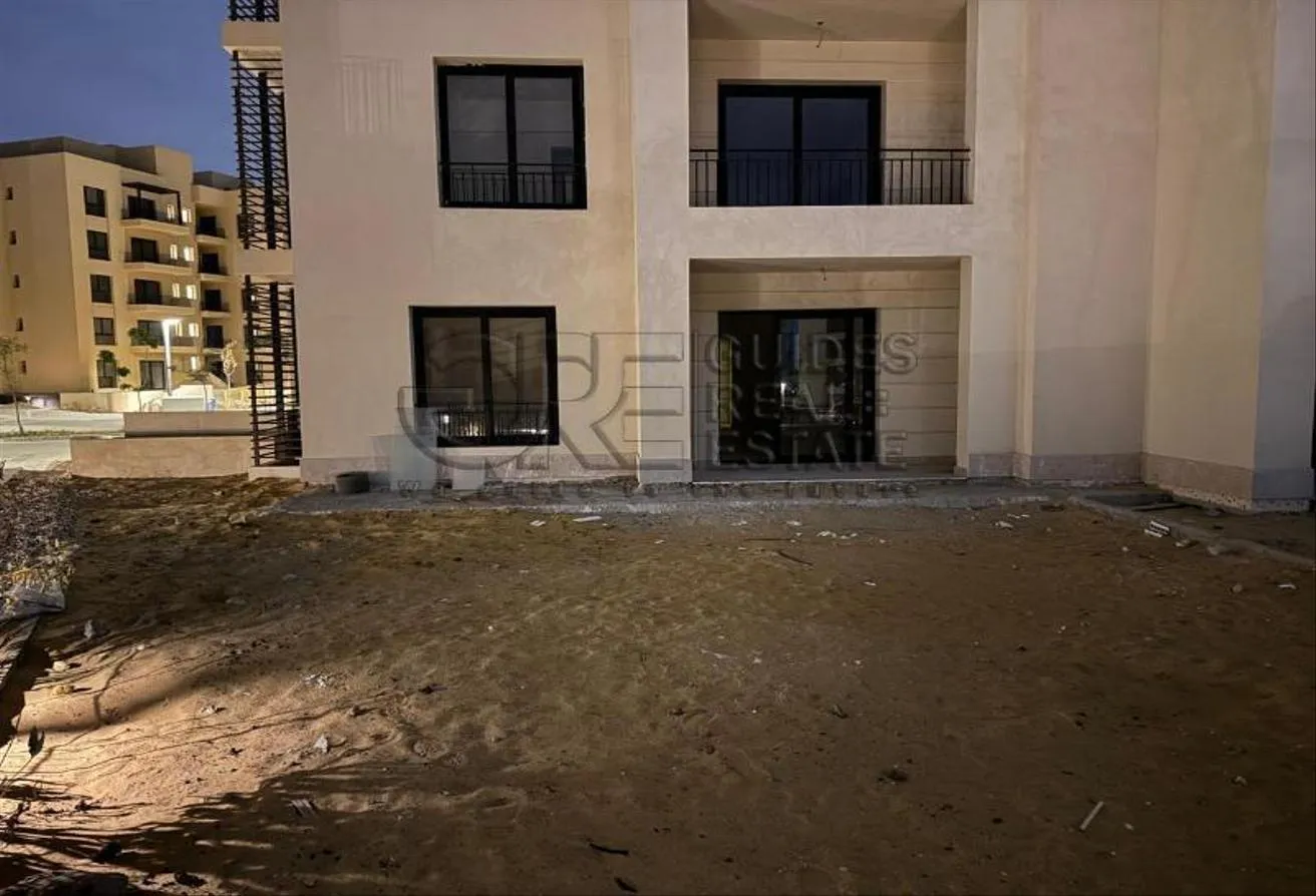 البيع في أو ويست: شقه كورنر بحديقه  للبيع بسعر مميز او ويست 