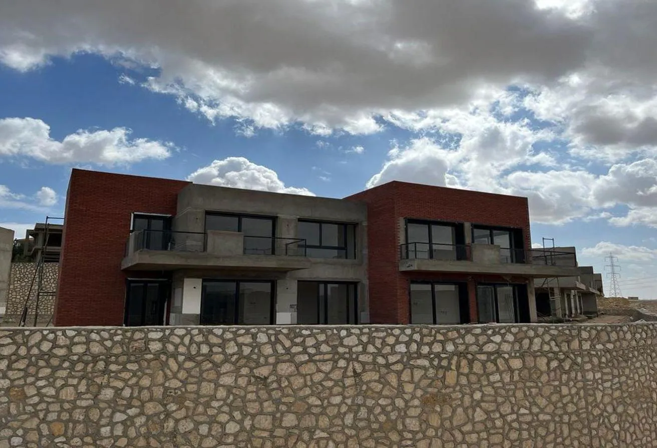 Sale in Brix: Villa in front of New Giza in Brix - lowest price