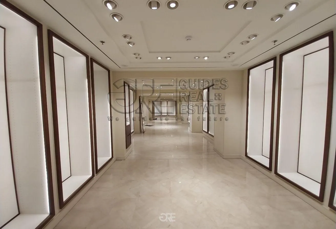 Rent in Lebanon St.: 850 square meter commercial store, super deluxe fi