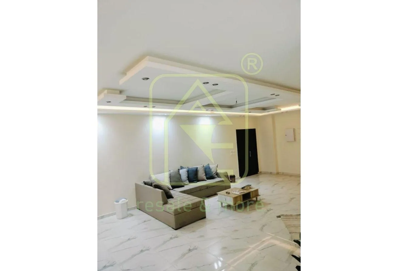 Rent in 8th District: شقه للايجار الاداري فقط بالمطبخ والتكيفات