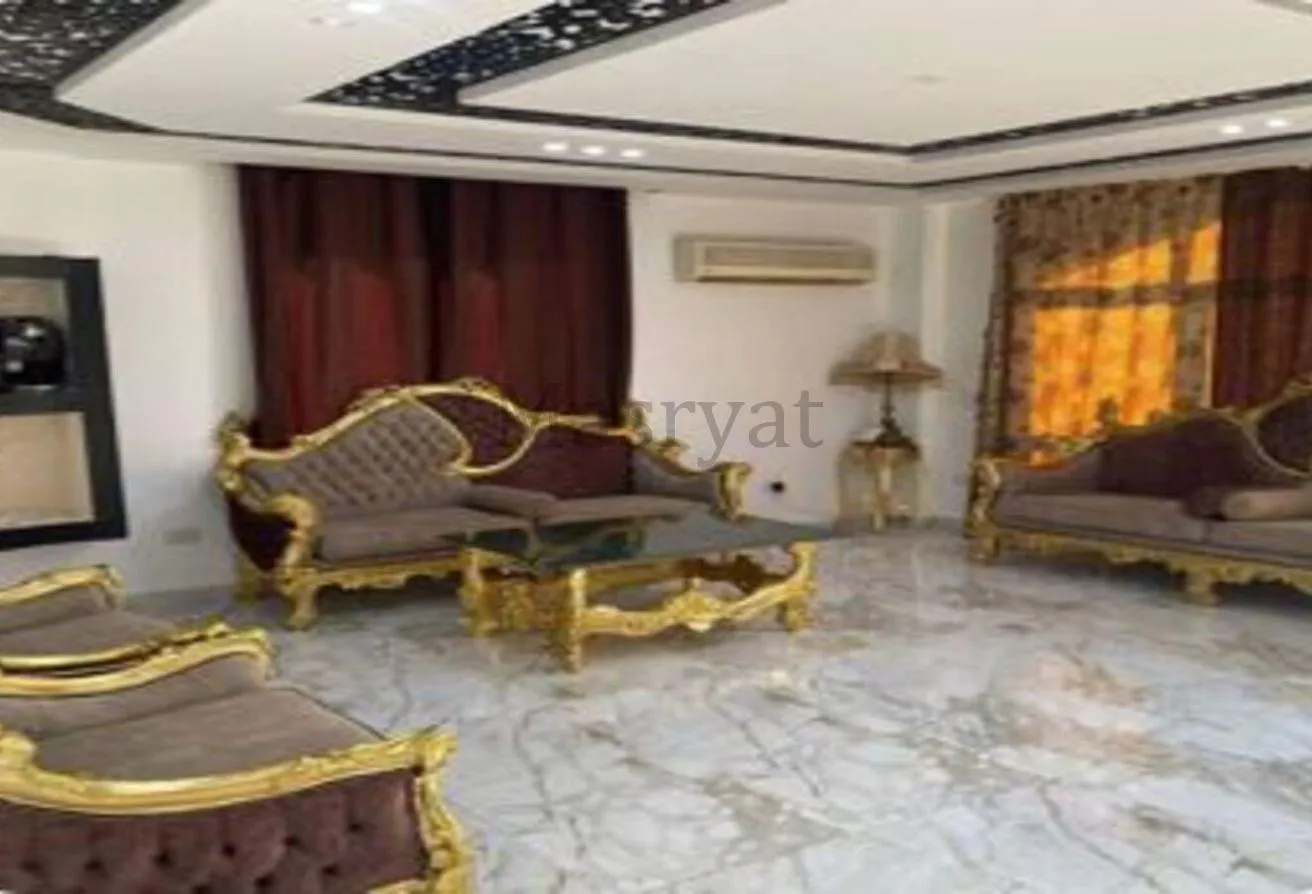 Sale in Zizinia Family Housing: بنتهاوس في المستثمرين الجنوبية علي شارع التسعين