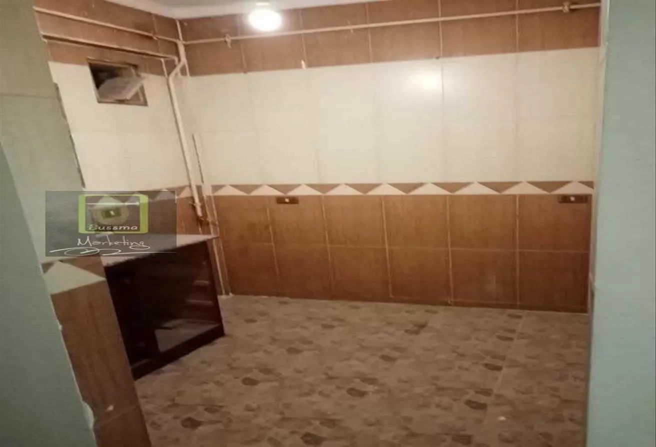 Rent in 11th District: للايجار شقه 90م الحي10 الشيخ زايد الدور1 بسعر مميز
