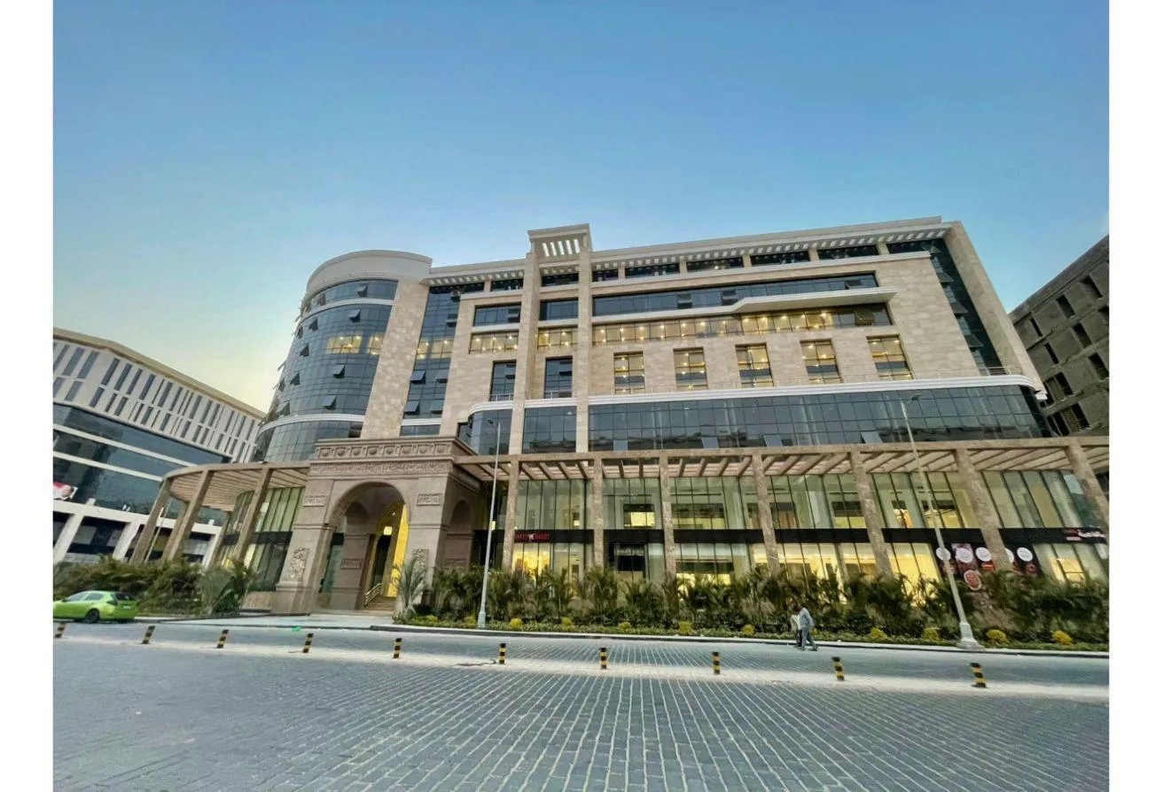 Sale in Financial District: مكتب 25م استلام فوري بالعاصمه الاداريه بموقع مميز