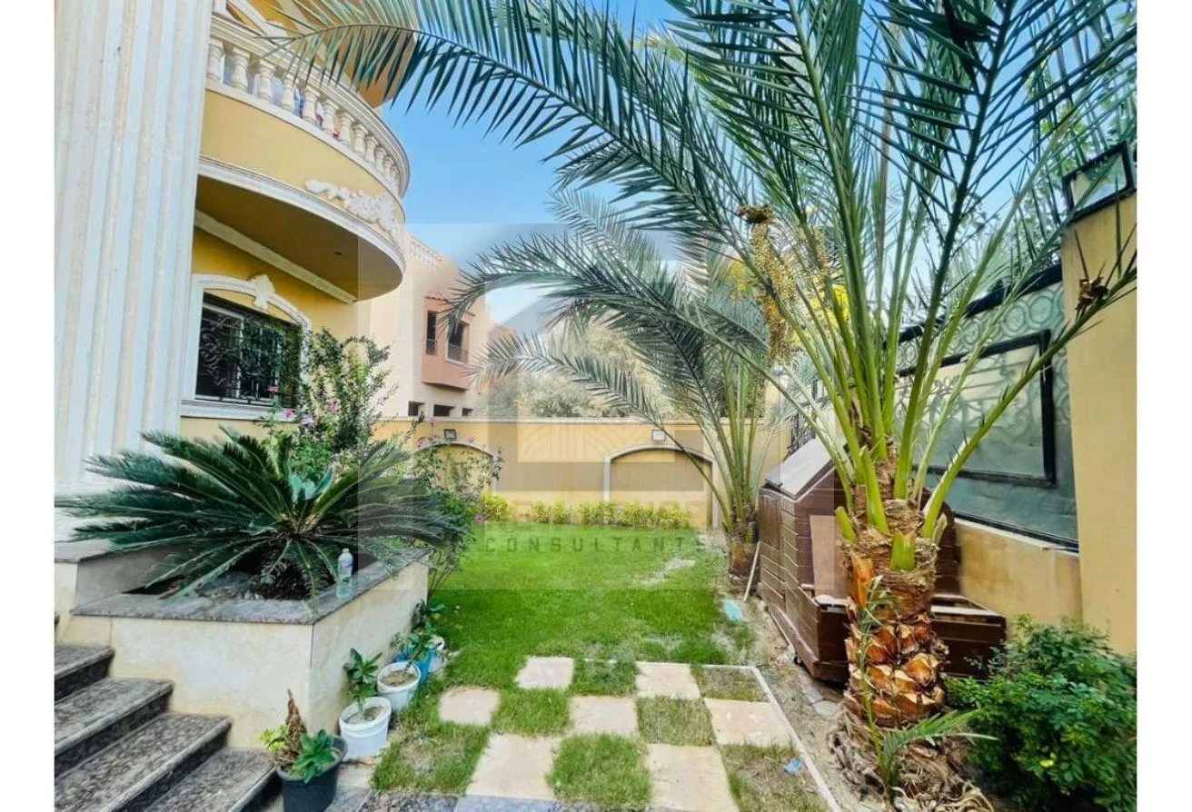 البيع في طريق الشروق: فيلا مستقله في الشروق 2 ( تشطيب كامل ) حمام سباحه 
