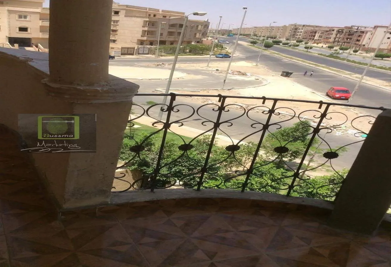 Rent in 10th District: للايجار شقه الحي10 شيخ زايد دور2باسنسير بسعر مميز