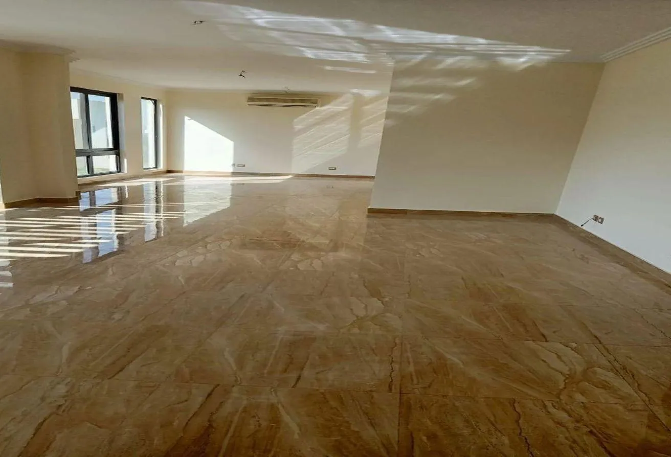 Rent in Westown: Upper duplex for rent   Westown - Sodic