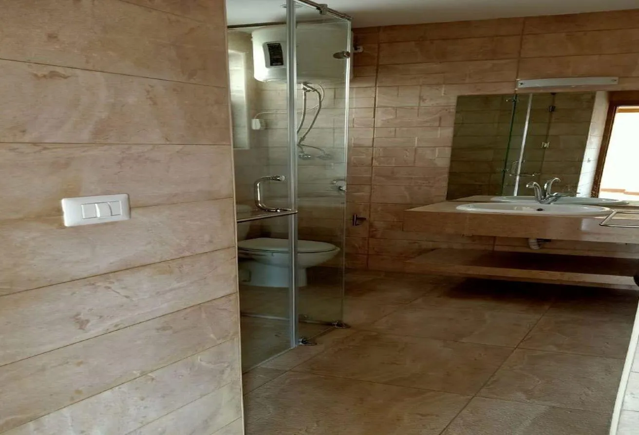 Gallery Image 12