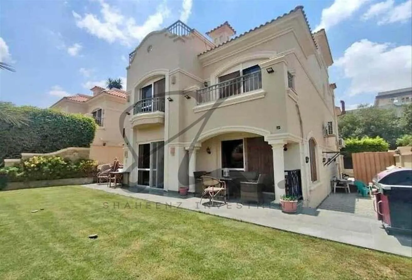 Sale in El Patio Town: Villa with garden for sale at the old price in Bat