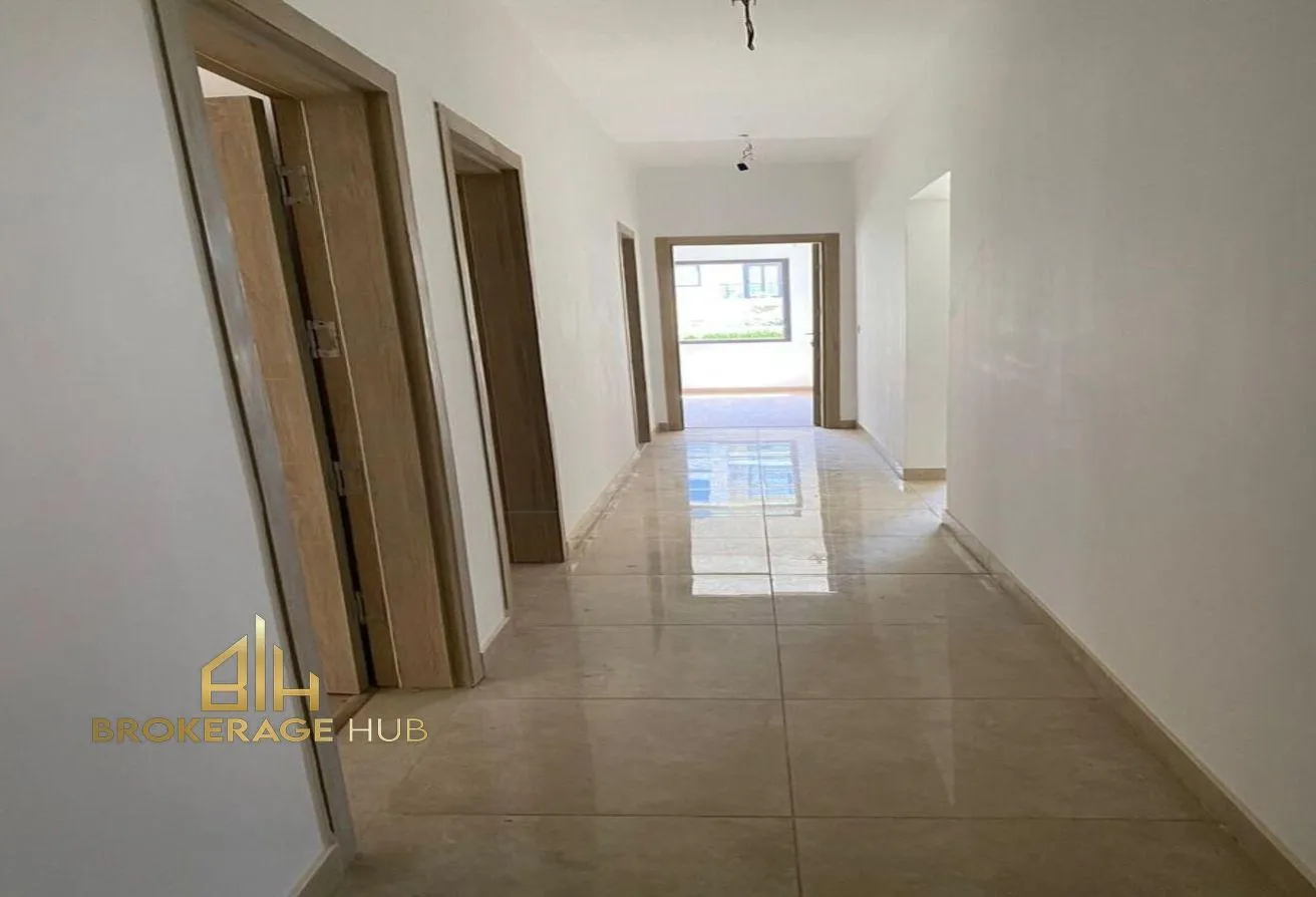 Sale in Moon Residences: Apartment First use sale in Fifth square Marasem