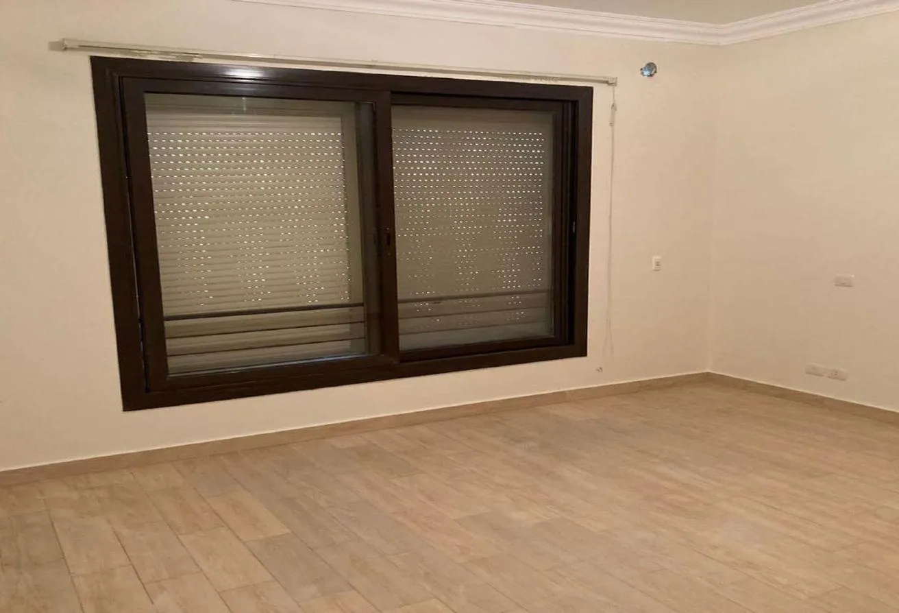 Rent in Casa: Studio for rent in Casa Beverly Hills