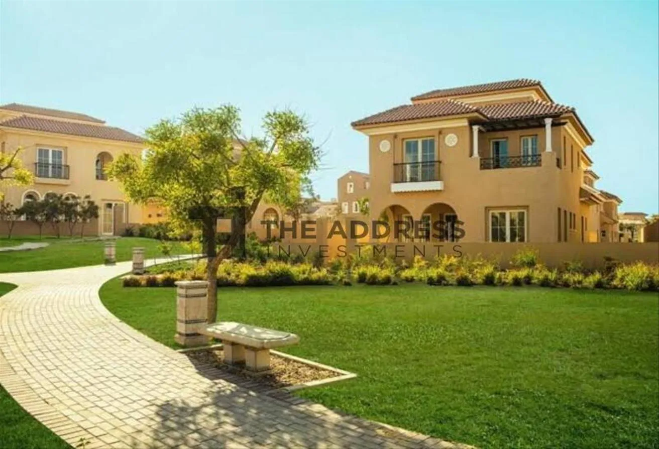 Sale in Hyde Park: villa 360sqm installment 8years 10% down payment