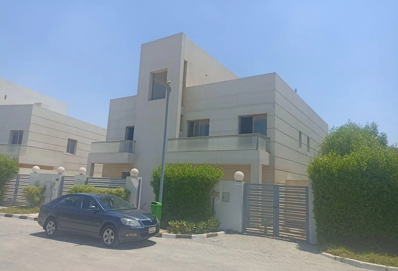 Sale in Cleopatra Square: Villa for sale in Cleopatra Square project