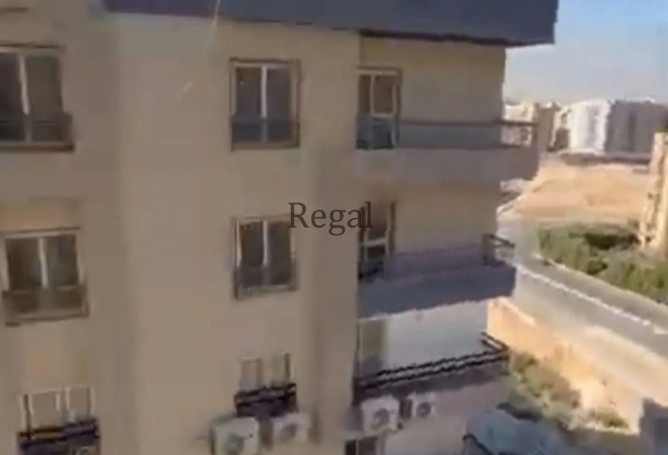 Sale in Zahraa Al Maadi Tunnel: فرصة لا تُعوّض! شقة 186م في أبراج زهراء المعادي