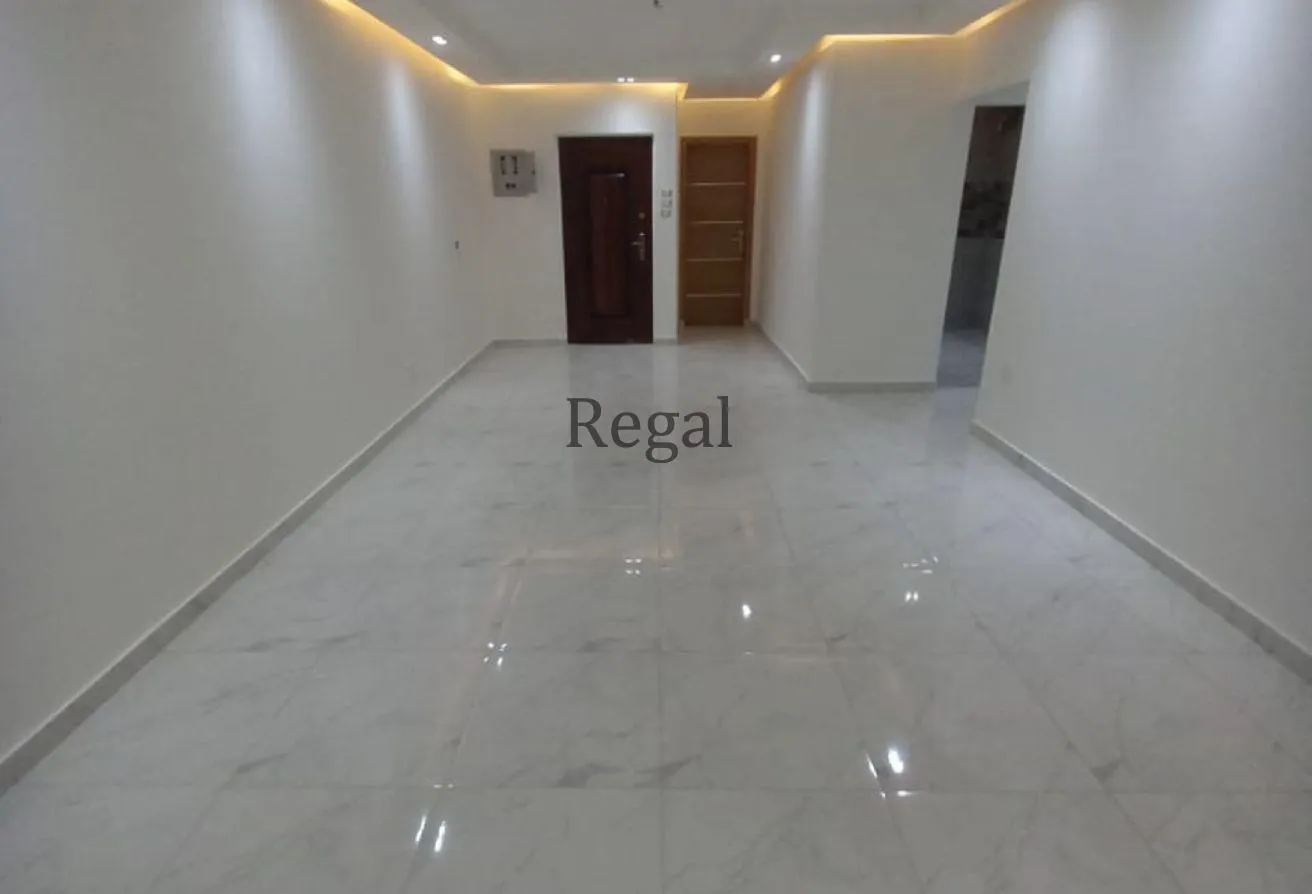 Sale in Souk Zahraa Al Maadi St.: شقه بوجهه بحري صريحه ب المعراج السفلي