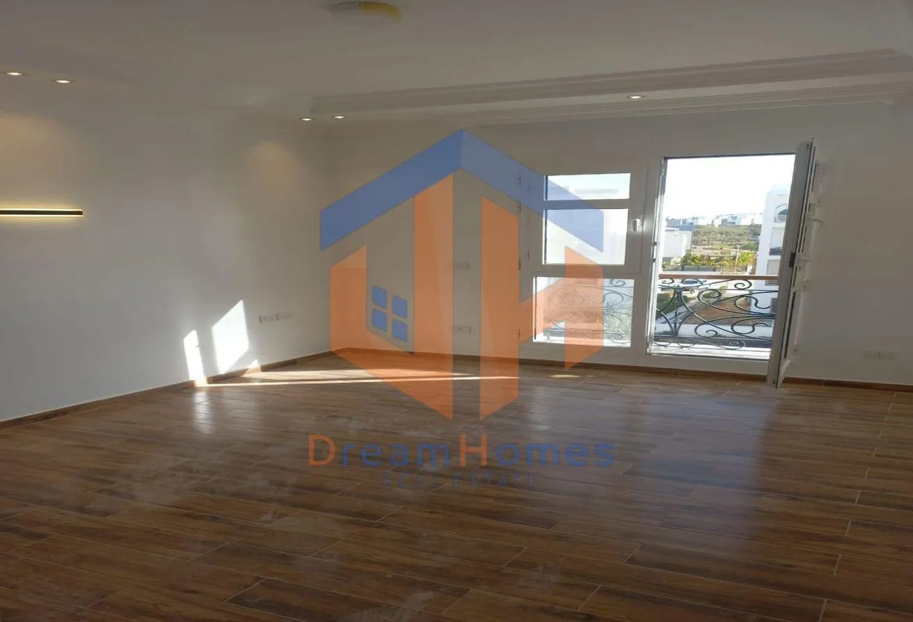 Rent in Hyde Park: 140 sqm apartment for rent in Hyde Park, first res