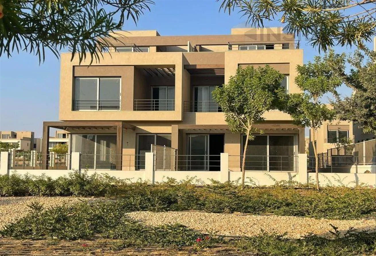 البيع في بالم هيلز نيو كايرو: توين هاوس فيو مفتوح من المالك مباشرة تكمله اقساط 