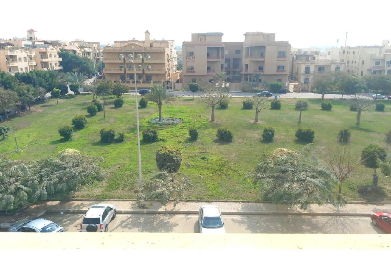 Sale in El Yasmeen 8: Roof 220 m with a clear garden view in Al Yasmine