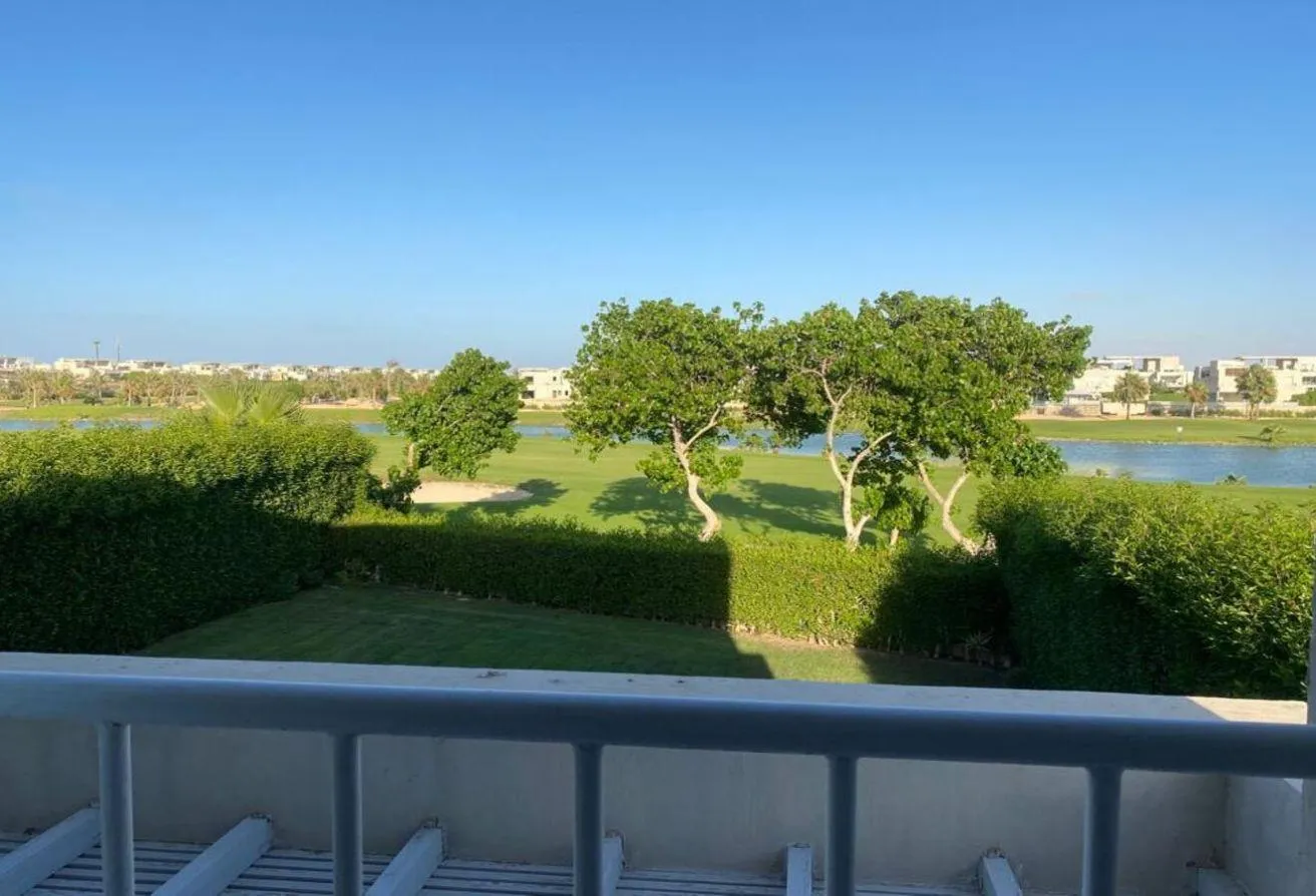 Sale in Hacienda Bay: standalone villa first row golf facing north