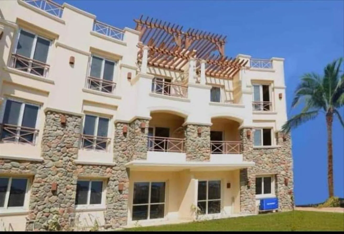 Sale in Blue Blue: Your first row chalet on the sea in Ain Sokhna