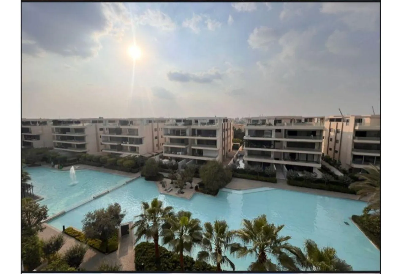 Sale in Lake View: Penthouse 298 m with 150 m roof and swimming pool