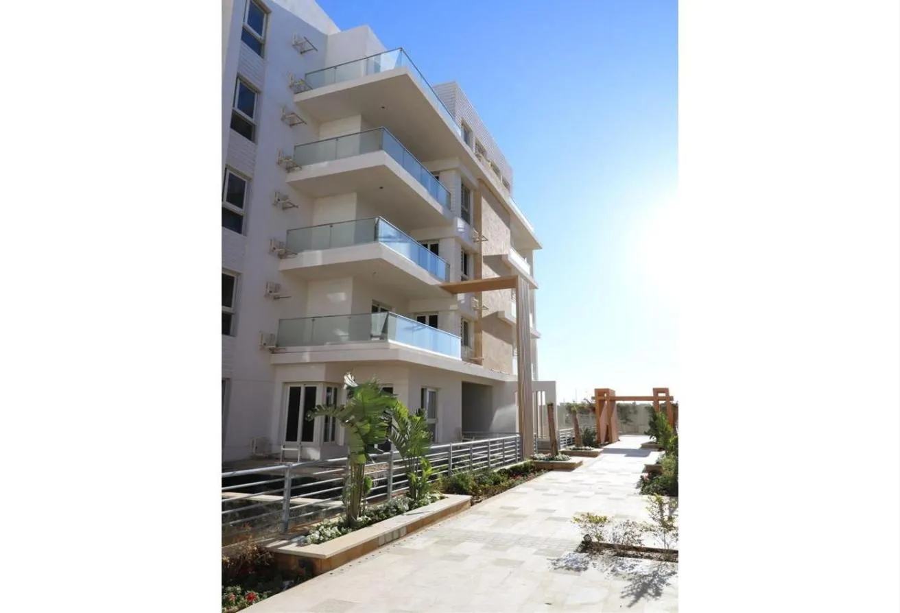 Sale in Mountain View iCity October: شقة للبيع  بالتقسيط في 6 اكتوبر بمونتن فيو