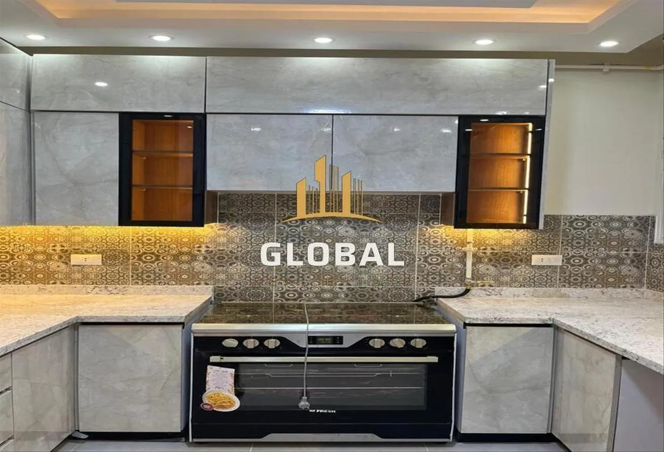 Rent in Hyde Park: Apartment1st use Kitchen app Acs +Full lighting