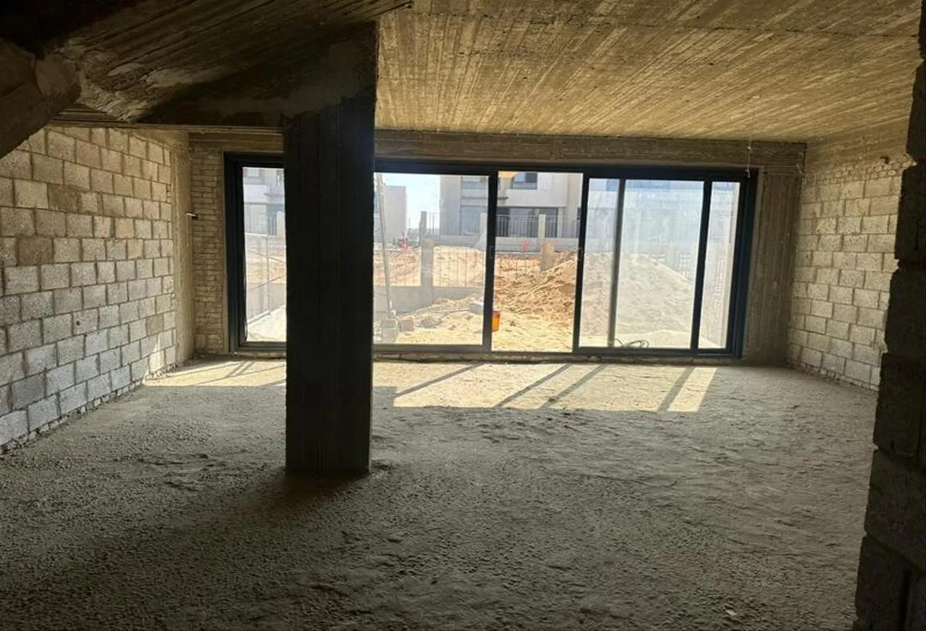 Sale in Badya Palm Hills: Townhouse a old price and less D.p in resale badya