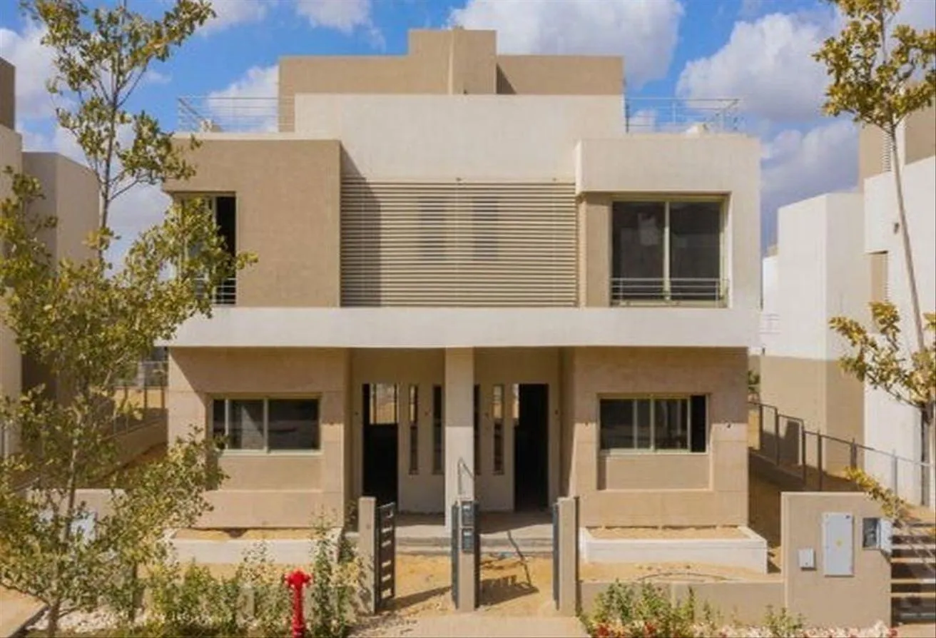 Sale in The Crown: Villa with Open View in The Crown next Swan Lake