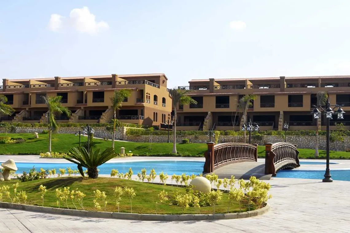 Sale in Pyramids Walk: Villa for sale in Pyramids Walk.