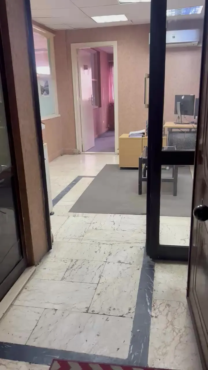 Administrative office for rent, 300 m, in Dokki, Mossadak Main Street