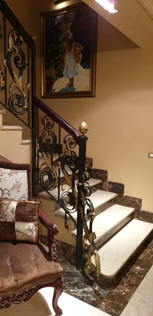 Sale in Mountain View: Penthouse for sale in Mountain View North Coast
