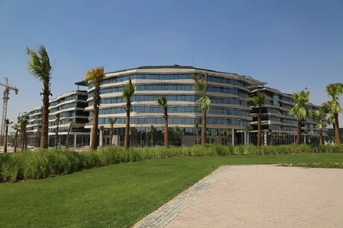 Office space 135m for rent in The Polygon Sheikh Zayed