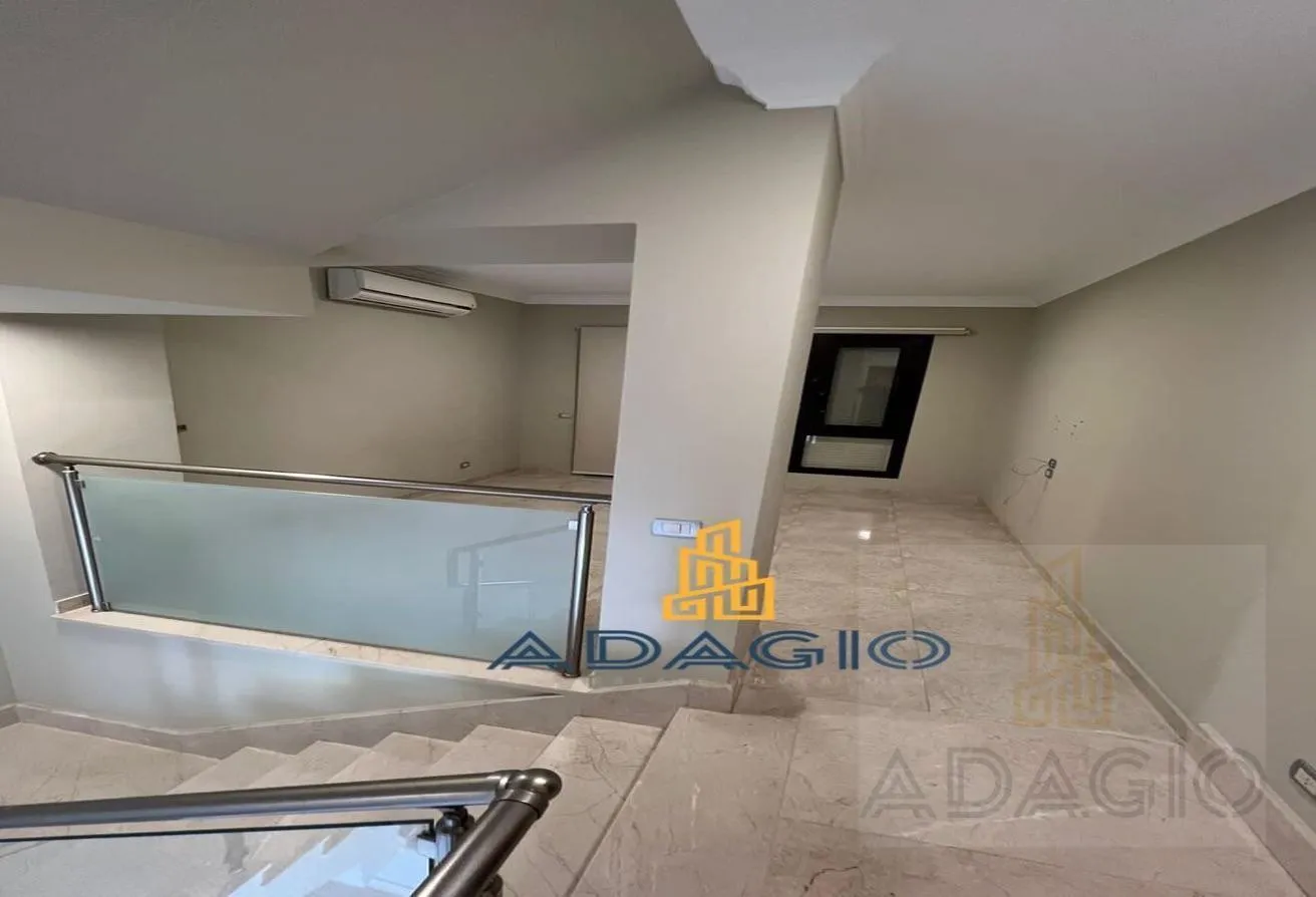 للايجار في سوديك ويست: For Rent Townhouse in Courtyard Sodic west 