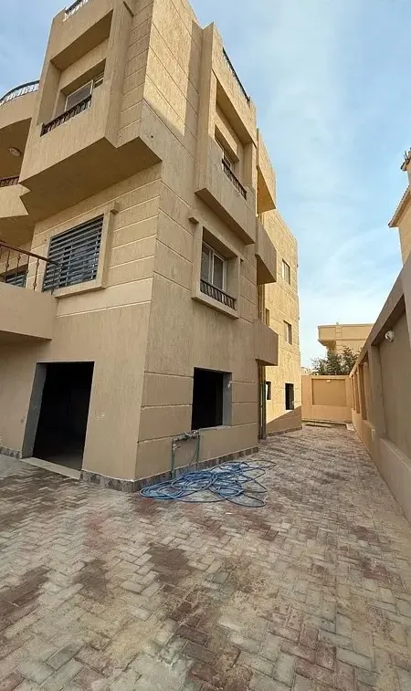 فيلا فاخرة للبيع سوبر لوكس 600م فى 6 اكتوبر كمبوند الشروق