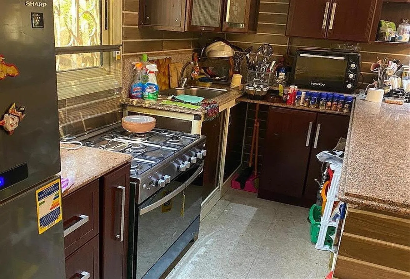 Rent in 16th District: شقة 230 م أرضي بحديقة 100 م الشيخ زايد بالمطبخ