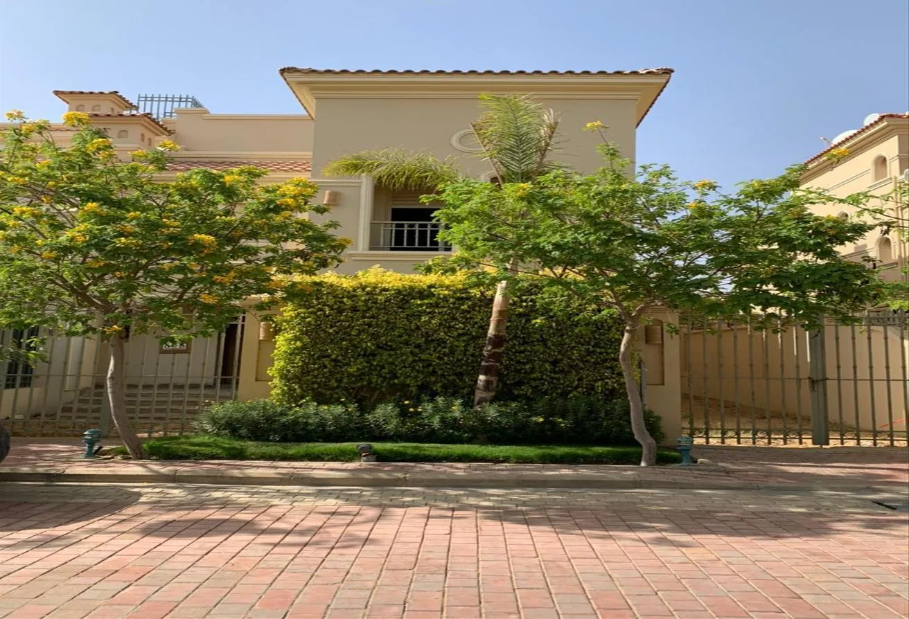 Twin houses for sale in Shorouk City - 213 twin houses for sale Egypt