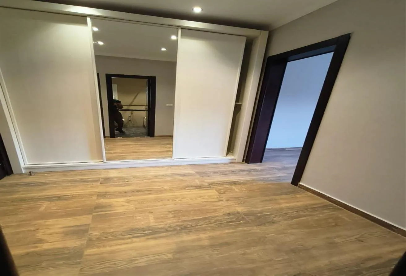 Gallery Image 6