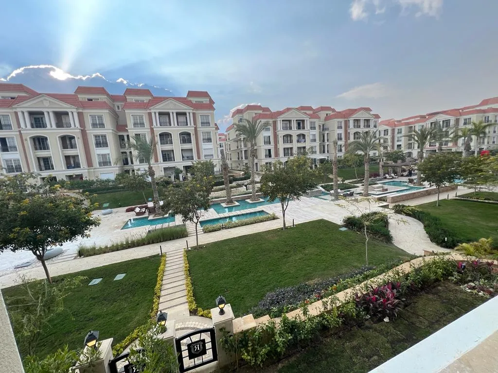 Studio 90m for sale in Regents Park New Cairo