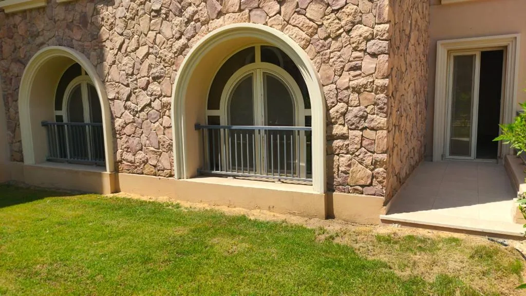 Apartment with Garden in New Cairo, 90 Avenue for RENT - AA173
