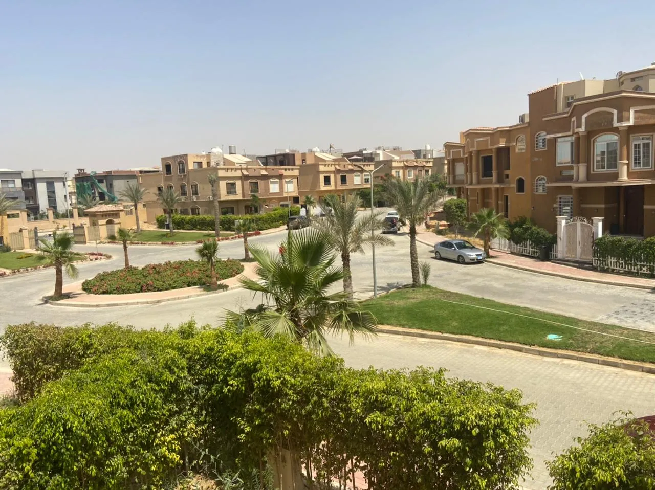 Sale in Katameya Gardens: 980 sqm villa for immediate delivery behind AUC