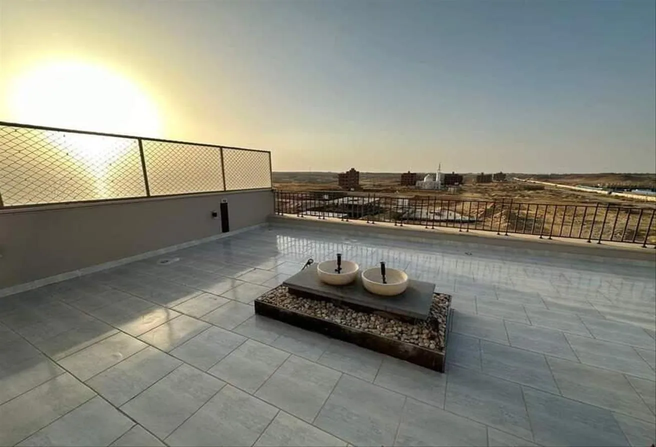 Sale in October Plaza: Penthouse for sale 6 October Plaza SODIC
