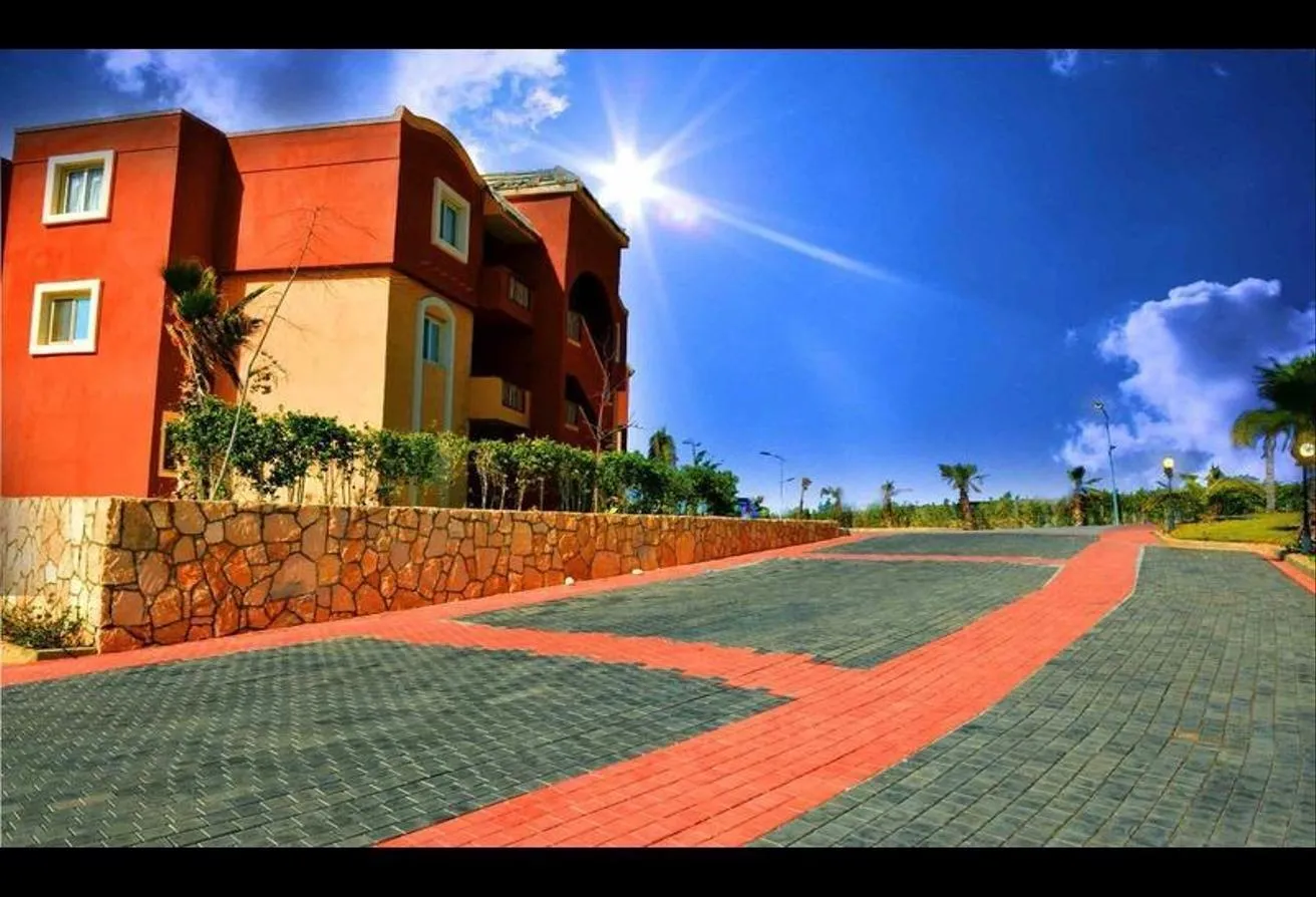 Sale in Bungalows North Coast: 3B chalet fully finished 10%dp 8 y installments