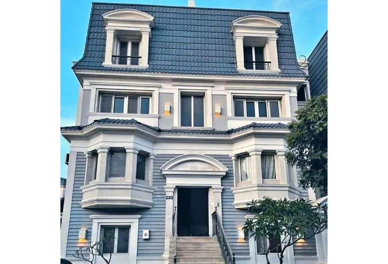 Sale in Mountain View Hyde Park: Villa, prime location for 6 months in Hyde Park