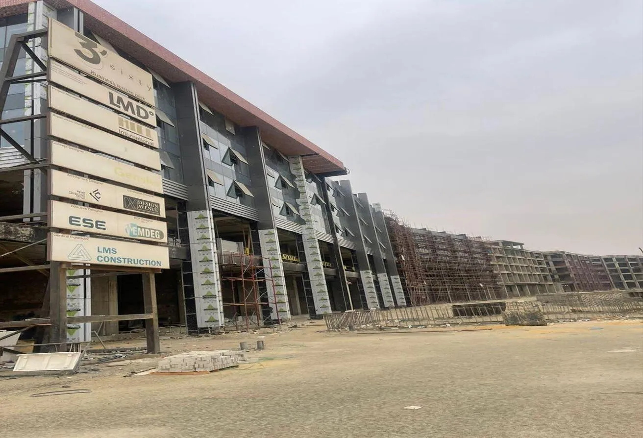 Sale in Three Sixty: Office For sale in Three Sixty New Cairo